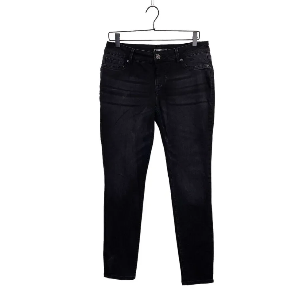 Maurices Womens Jeans Sz L-Short Black Stretch Jegging 30
